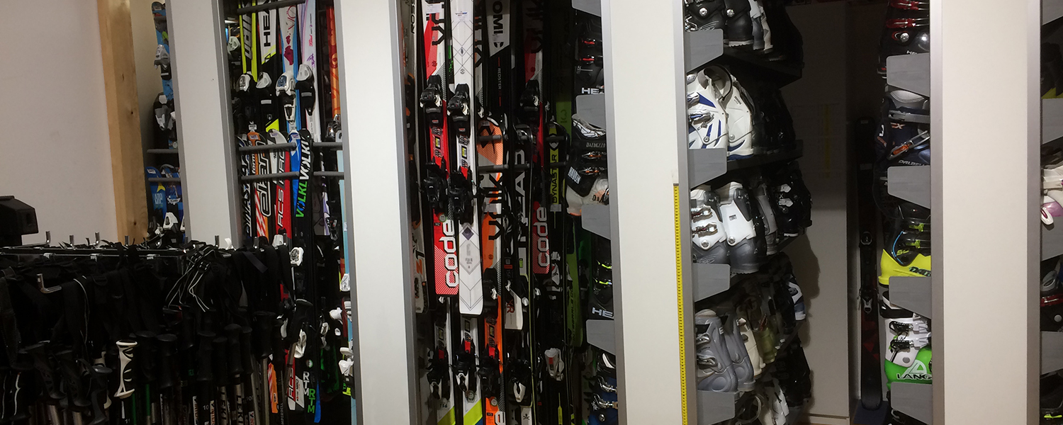 Ski im Intersport